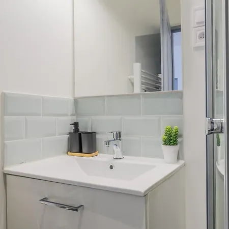 Appartement Zenkaserenity 2- 3 Min Gare-iut-centre, Confort *