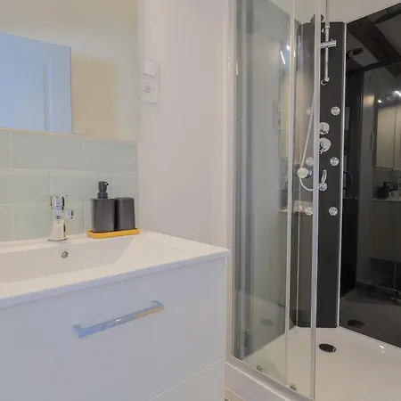 Zenkaserenity 2- 3 Min Gare-iut-centre, Confort Apartament