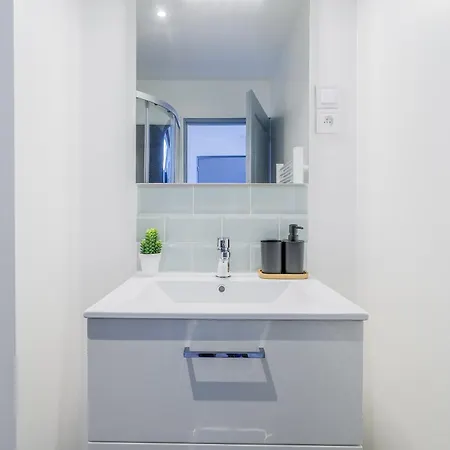 Appartement Zenkaserenity 2- 3 Min Gare-iut-centre, Confort *