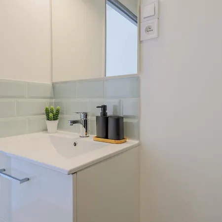 Apartament Zenkaserenity 2- 3 Min Gare-iut-centre, Confort