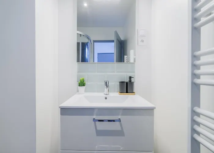 Apartment Zenkaserenity 2- 3 Min Gare-iut-wifi-centre, Confort *